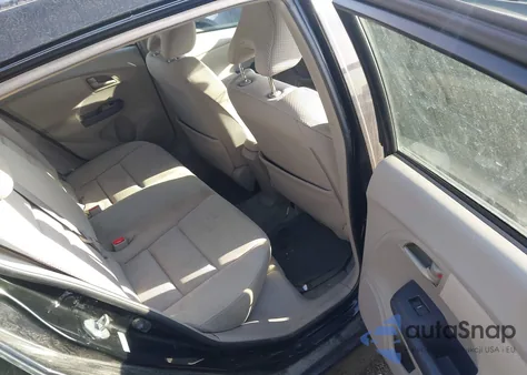 2010 Honda Insight Ex from USA, damaged, VIN JHMZE2H76AS035992